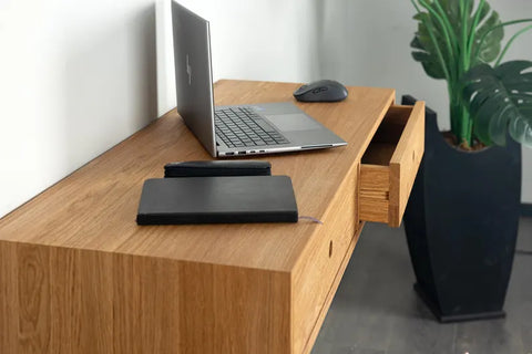 W66 Timbera: Study Table