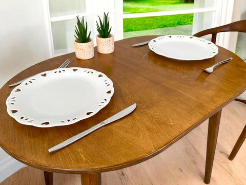 W41 Valentine: Dining Table