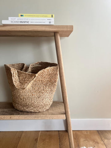 W52 Grandeur: Console Table