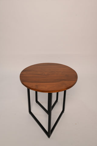 H43 Nova: V-Leg Round Nesting Tables, Solid Wood Nesting Table Set, Natural Finish Accent Tables, Functional & Stylish, Multi-Use Set for Living Spaces