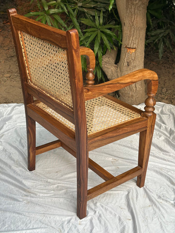 R26 Mokaan: Canework Chair