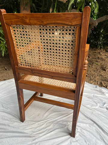 R26 Mokaan: Canework Chair