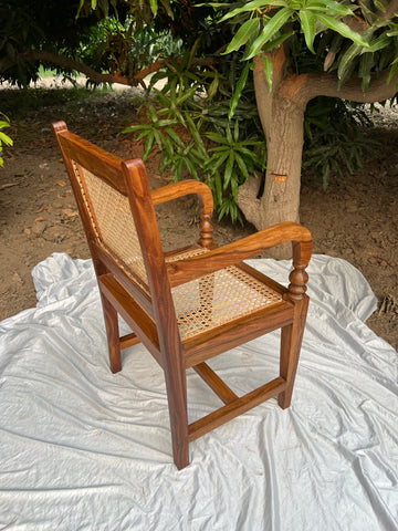 R26 Mokaan: Canework Chair
