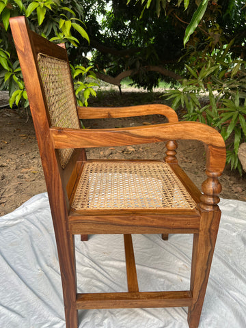 R26 Mokaan: Canework Chair