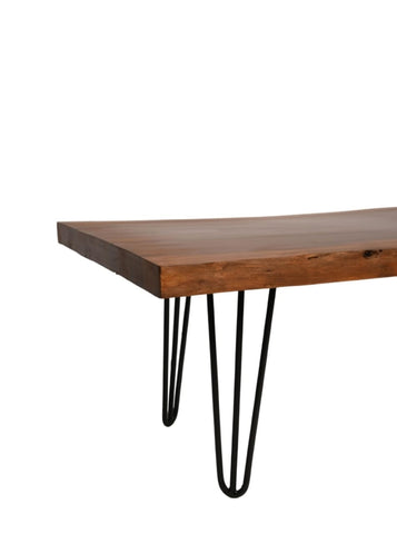 Live edge table top, overhead view of grain pattern