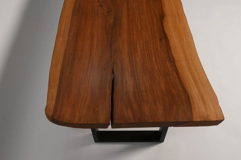 Live edge wood table, close-up of finish