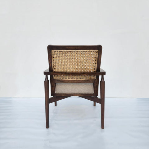 Solid Sheesham wood frame of R46 PureWeave lounge chair