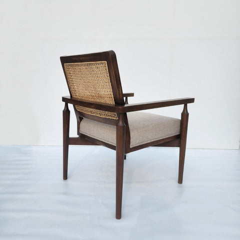Solid Sheesham wood frame of R46 PureWeave lounge chair