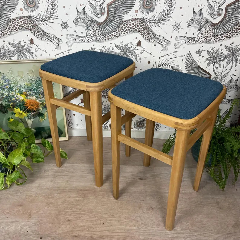 W28 Ratto: Bar Stool