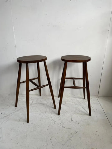 W32 Luno: Bar Stool