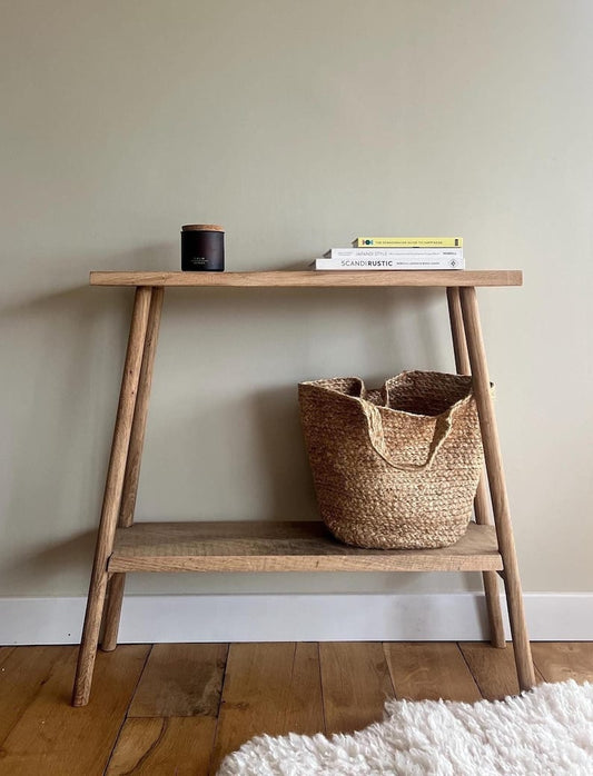 W52 Grandeur: Console Table