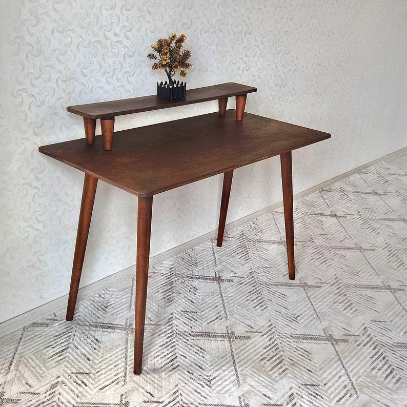 W63 Tabro: Study Table