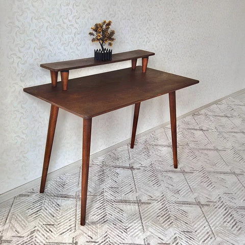 W63 Tabro: Study Table