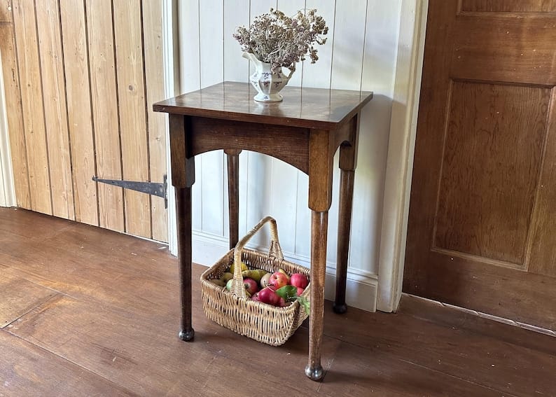 W77 Sidro: Side Table