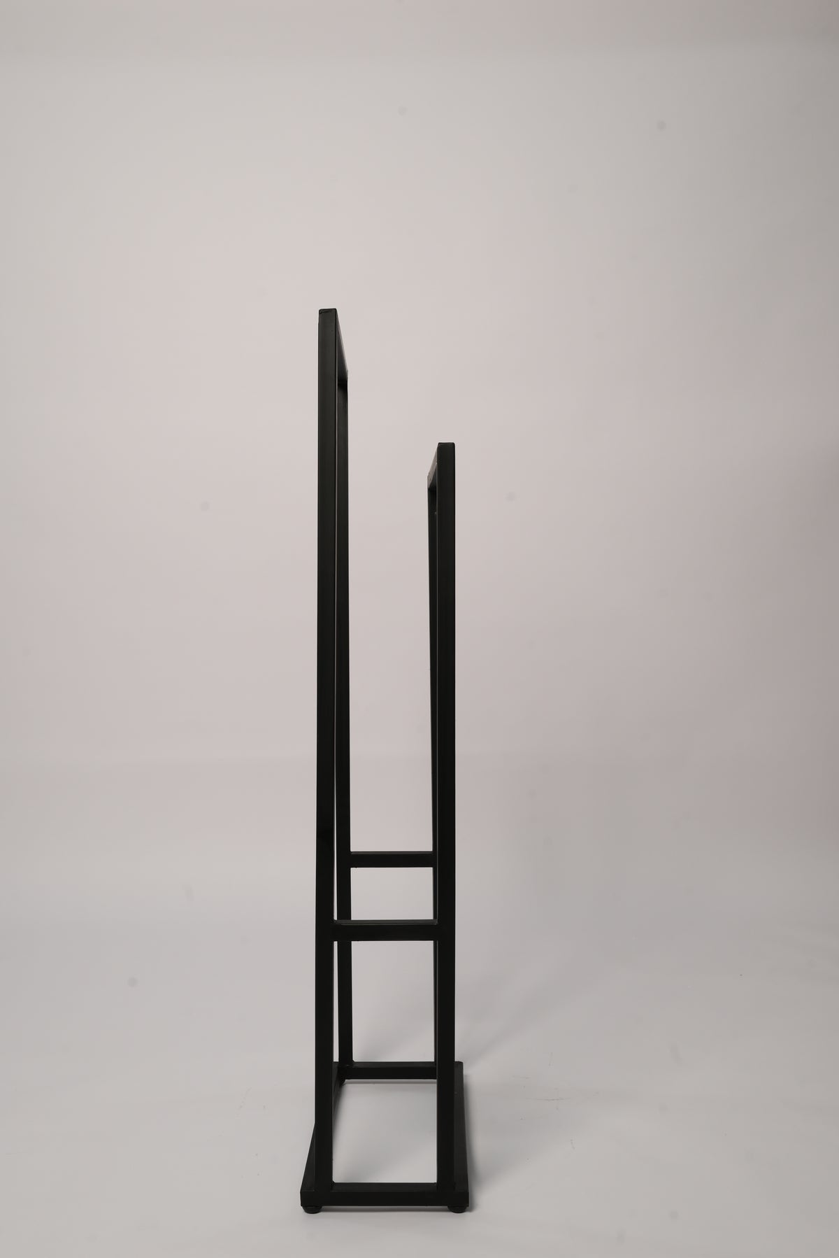 metal towel stand side profile