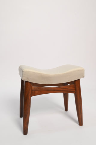 upholstered stool corner placement